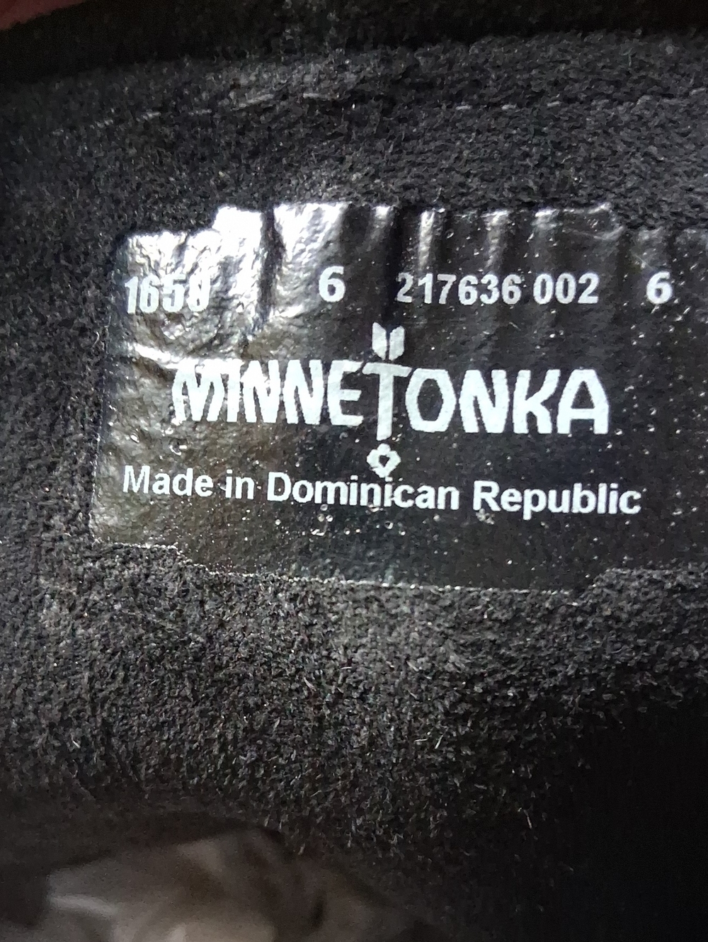 Minnetonka Moccasins Boot - Picture 6 of 11